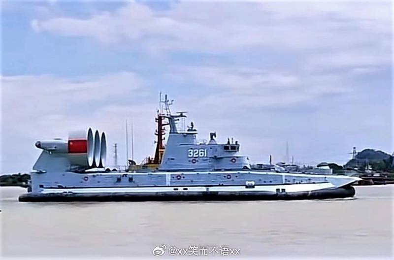 "Bison" kiinaksi: amfibinen ilmatyynyalus "Type 728"