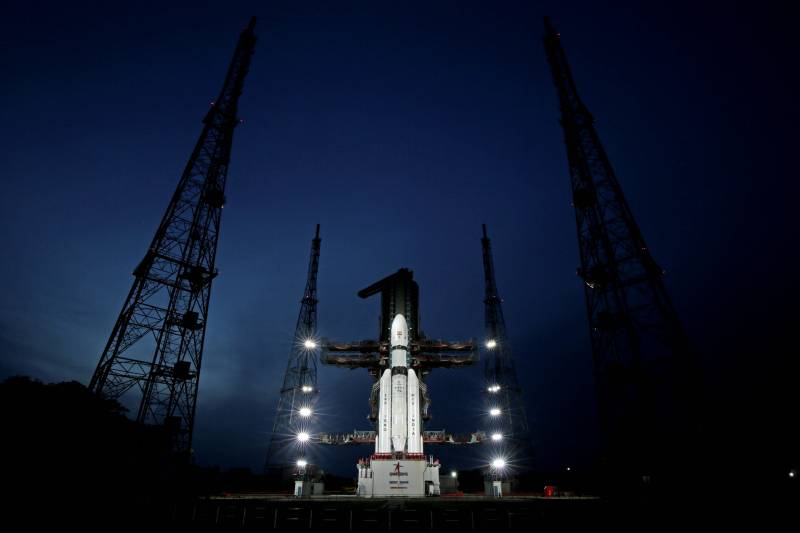 Hindistan, ay programının bir parçası olarak başka bir Chandrayaan-3 otomatik istasyonunu Ay'a başarıyla fırlattı.