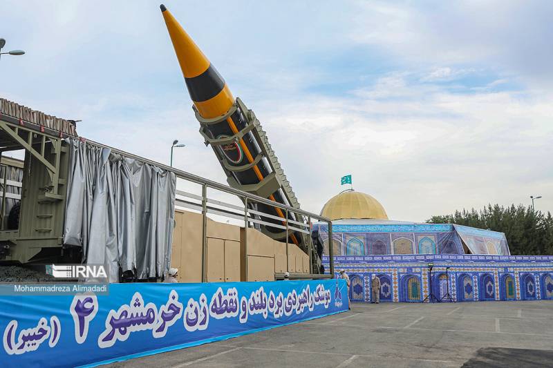Tên lửa đạn đạo tầm trung Khorramshahr-4 của Iran
