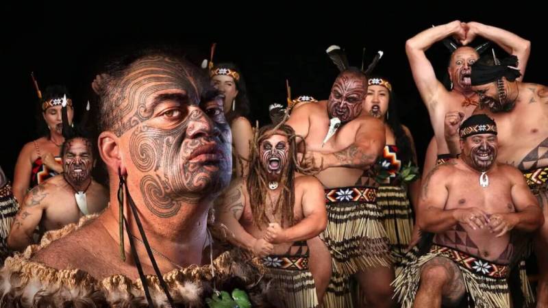Kampfrituale der blutrünstigen Maori