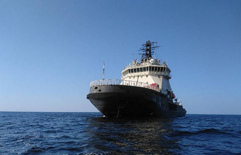 Названы сроки прибытия на Камчатку совершающего межфлотский переход ледокола «Евпатий Коловрат»