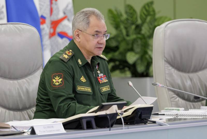 Shoigu announced the beginning of the formation of the governing bodies of the Leningrad and Moscow military districts