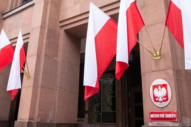 ワルシャワのロシア大使「我々はポーランドと政治的、歴史的問題に関して相互理解を持っていない」