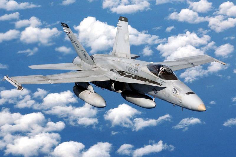Máy bay chiến đấu F-18 rơi gần căn cứ không quân của thủy quân lục chiến Mỹ ở California