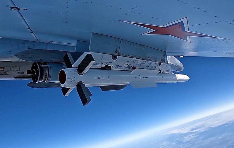 "Su-35S-hävittäjän ja R-37M-ohjuksen tandem omistaa Ukrainan taivaan": Ranska torjuu suuria lentokoneiden menetyksiä NWO:n aikana