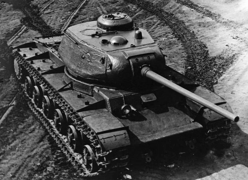 KV-85: najnowszy z rodziny legendarnych radzieckich czołgów ciężkich