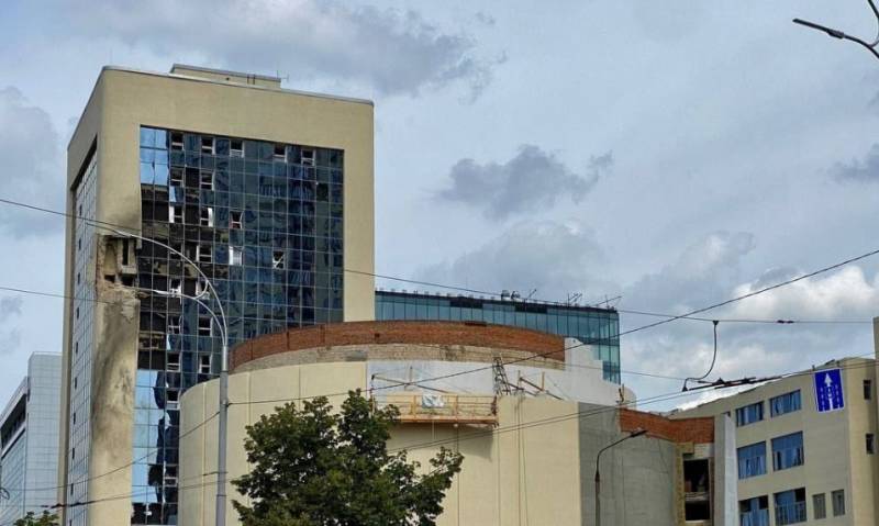 キエフでは、特攻無人機「ゲラン」が「ウクルゴスペツヴィヤズ」の建物を攻撃した。