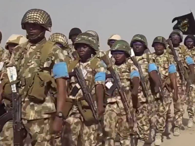 Nigerian presidentti esittää suunnitelman puuttumisesta Nigeriin, jossa länsivastainen sotilasvallankaappaus tapahtui, maan senaatin harkittavaksi
