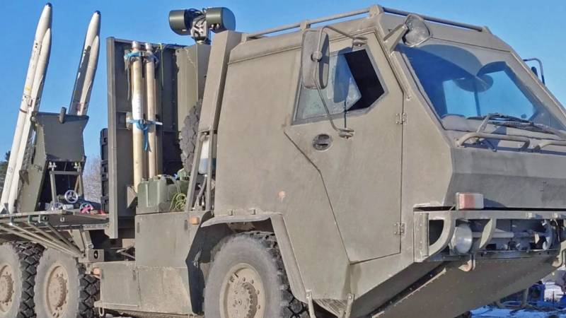 AIM-132 على شاحنة: نظام دفاع جوي بريطاني جديد لأوكرانيا