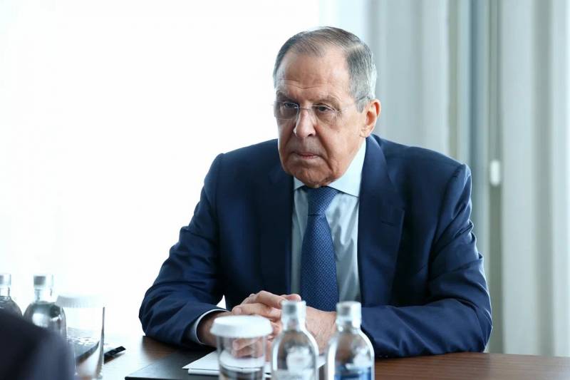 Lavrov a déclaré que l'Occident avait ignoré les signaux de la Fédération de Russie sur le danger de pomper l'Ukraine avec des armes