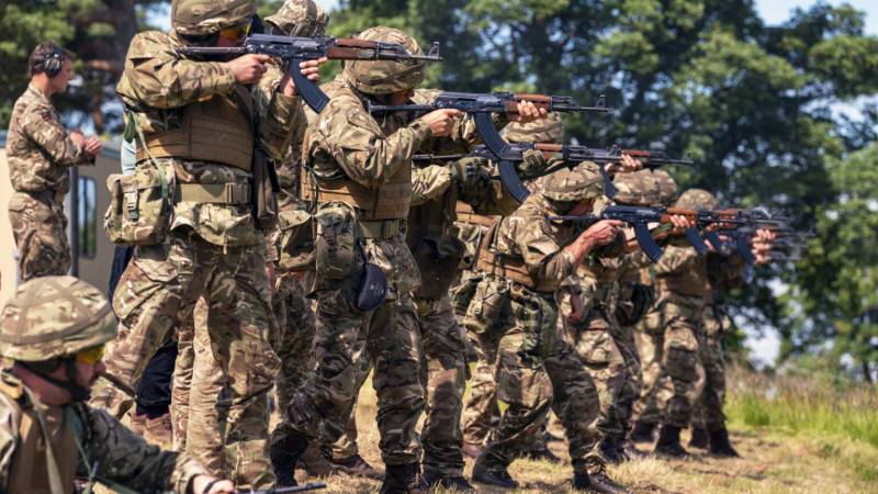 Fonte: MI-6 da inteligência britânica formou um destacamento de sabotagem de nacionalistas ucranianos para operações na África