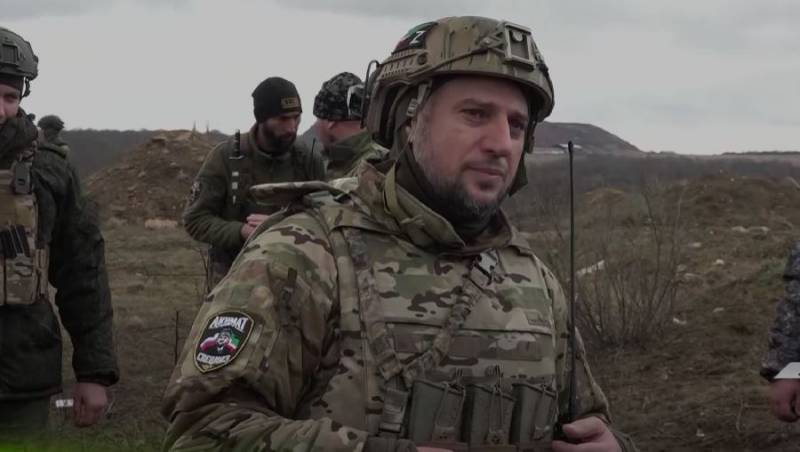 Özel kuvvetler komutanı "Akhmat", 2023 yazında karşı saldırının başlamasından bu yana Ukrayna Silahlı Kuvvetlerinin telafisi mümkün olmayan kayıplarını çağırdı.