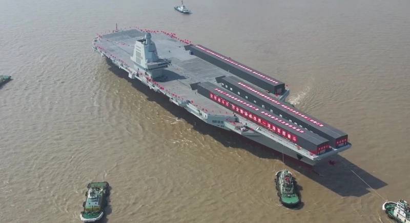 «Трещины оказались масляными подтеками»: в западной прессе изучают снимки палубы нового китайского авианосца