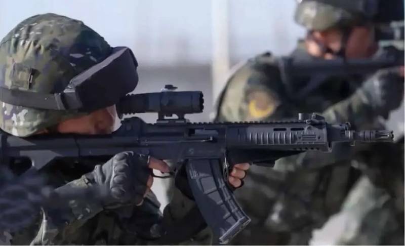 Trung Quốc trang bị cho lực lượng đặc nhiệm súng trường tấn công nòng ngắn QBZ-192 mới