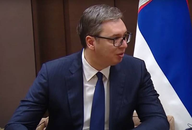 Der Präsident Serbiens bezeichnete das Gespräch mit dem Kiewer Regimechef Selenskyj als „gut und offen“.