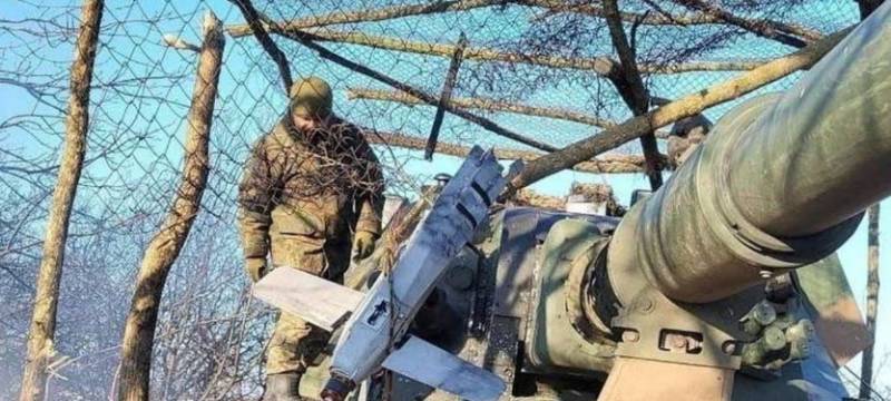 От рыболовных сетей до сетки-рабицы: как украинцы пытаются защититься от наших «Ланцетов»