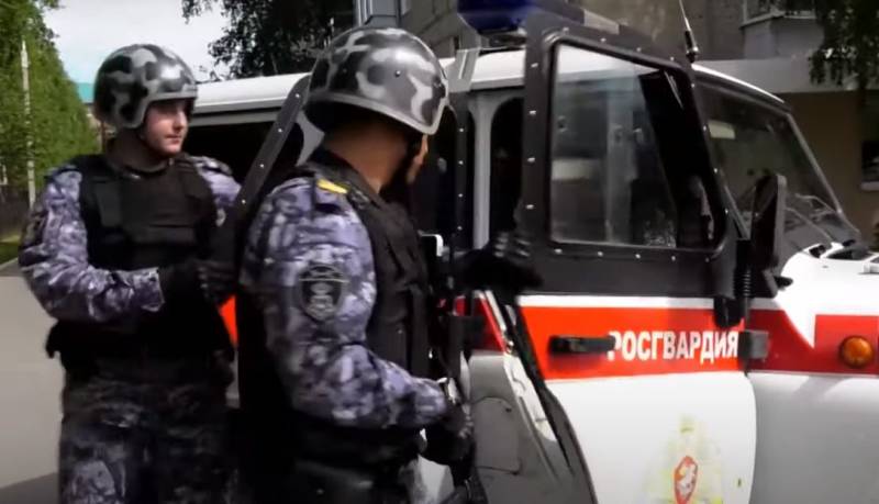 “挖洞找钥匙”：在塞瓦斯托波尔准备破坏活动时被拘留的乌克兰公民试图为自己辩护，可笑