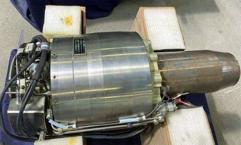 Grund för framsteg inom området UAV: ​​Iran visade nationella turbojetmotorer