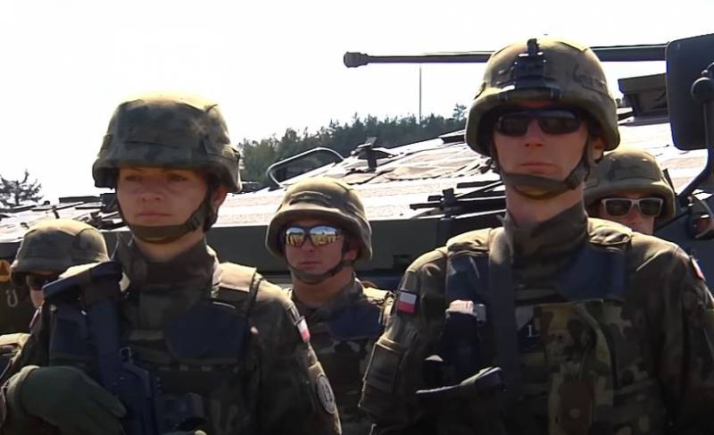 Mantan penasihat kepala Pentagon: Polandia lan Lithuania nyiapake invasi Ukraina