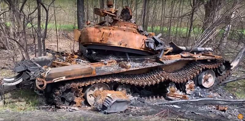 Er waren beelden van de vernietiging van de verborgen positie van pantservoertuigen van de strijdkrachten van Oekraïne door een artillerie-aanval