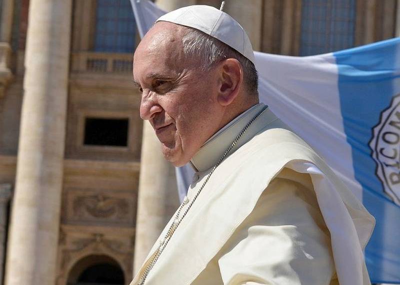 Kiev'den gelen saldırıların ardından Vatikan, Papa'nın Büyük Rusya ile ilgili sözleriyle bağlantılı olarak açıklama yapmak zorunda kaldı