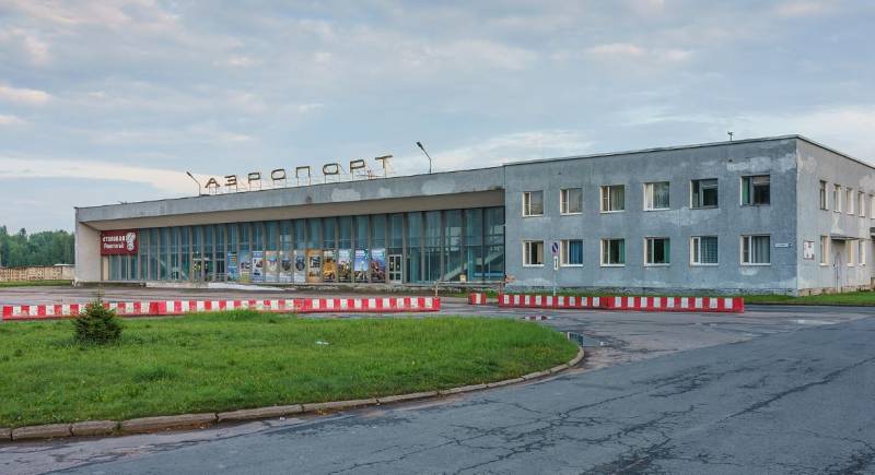 O aeroporto de Pskov retomou a operação plena após ter sido interrompido devido a ataques de UAVs ucranianos