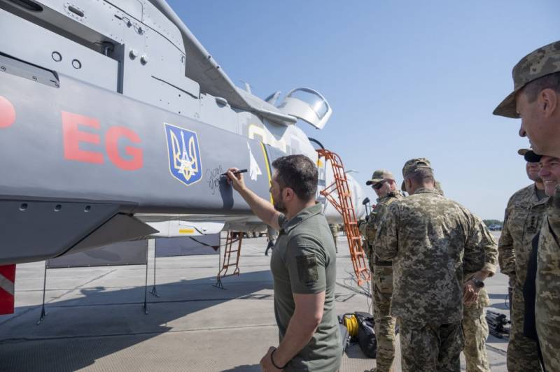 Edizione tedesca: l'aeronautica delle forze armate ucraine cambia la posizione dei bombardieri Su-24 modernizzati ogni 24 ore