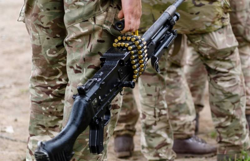 Потврђене су информације о обуци украјинског терористе „Азов“ од стране војних инструктора из земаља НАТО-а