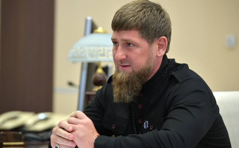 체첸 공화국의 수장은 그 지역에서 온 500명의 전사들의 죽음에 대한 정보를 부인했다