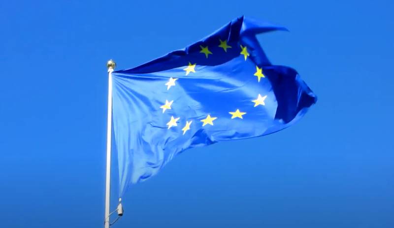 वीज़ा-मुक्त यात्रा की समस्याएँ: यूरोपीय संघ अपने क्षेत्र में विशेष परमिट और सशुल्क प्रवेश की शुरुआत करता है
