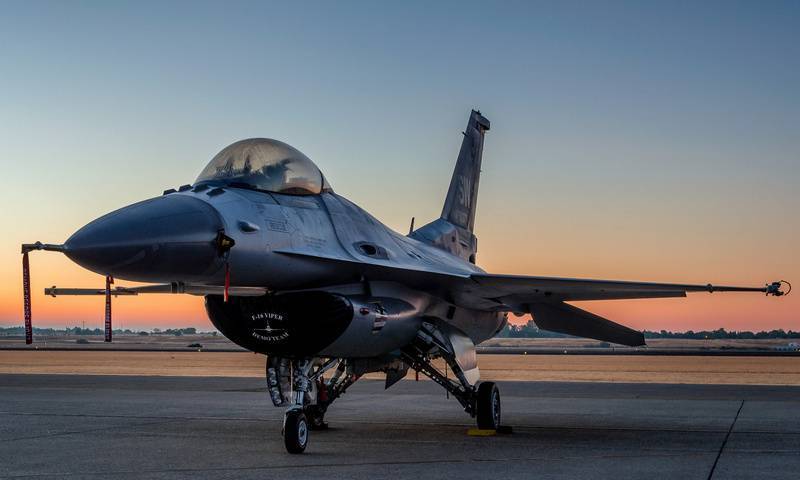 A görög légierő feltöltődött a tizedik modernizált F-16 Viper vadászgéppel