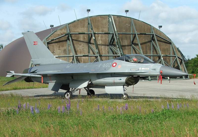 وزير الدفاع الدنماركي دعا شرط نقل مقاتلات إف-16 الدنماركية إلى أوكرانيا استخدامها فقط على الأراضي “الأوكرانية”