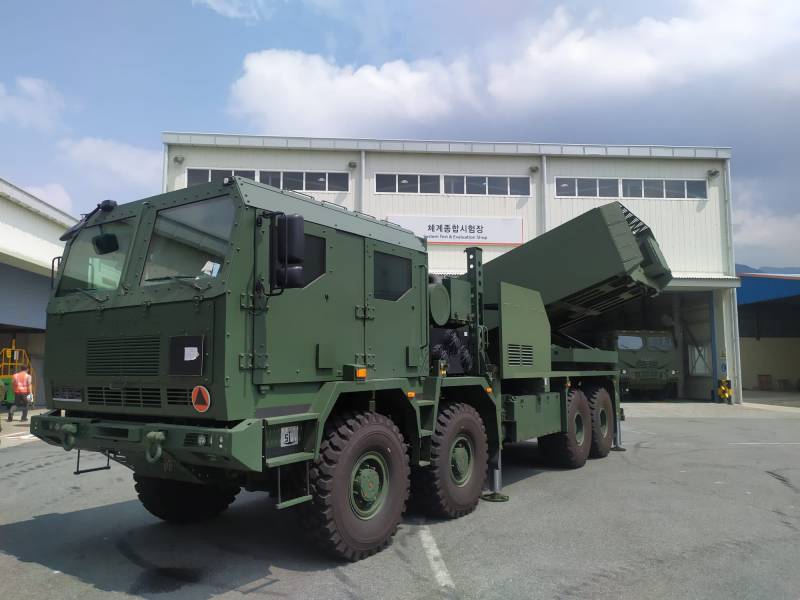 Etelä-Korea toimitti Puolan armeijalle ensimmäisen K239 Chunmoo MLRS -kantoraketin