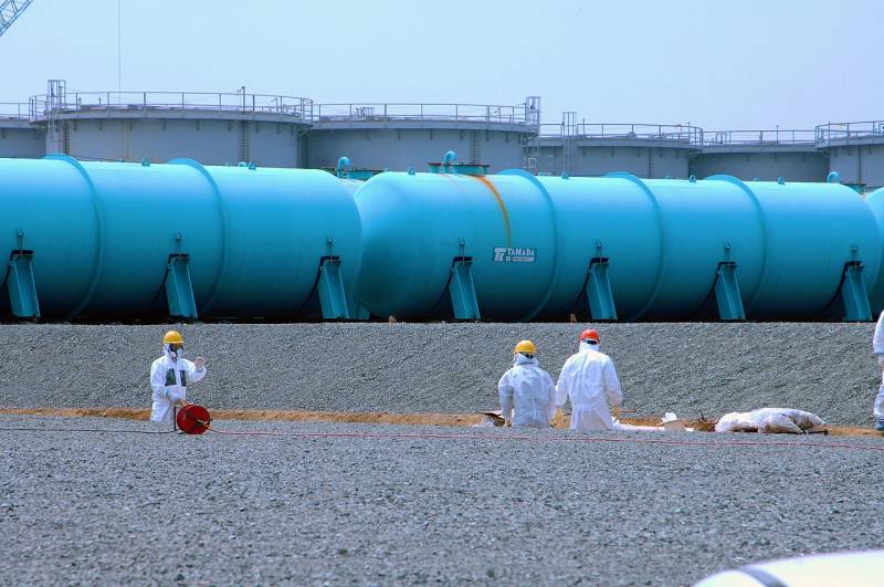 일본 원자력 발전소 후쿠시마 1호기는 정화된 물을 바다에 방류하기 시작했습니다.