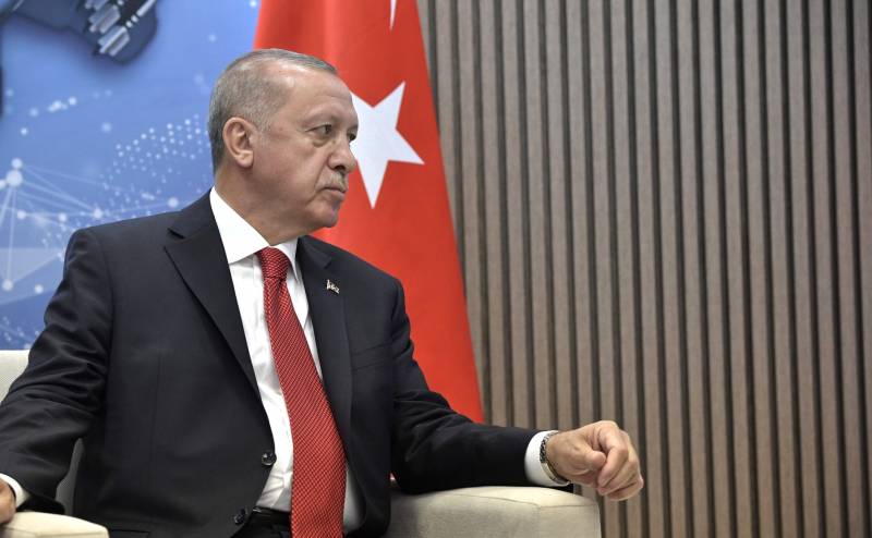 Президент Турции пообещал продолжать «посредничество» по урегулированию конфликта на Украине, хотя ВСУ получает и турецкое вооружение