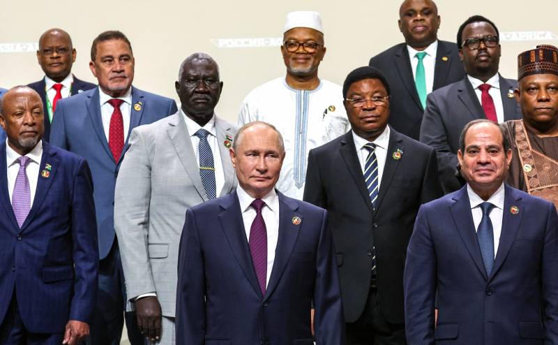 Venäjän presidentti ja Afrikan maiden johtajat vaativat yhteisessä lausunnossaan poistamaan esteitä viljan ja lannoitteiden vienniltä Venäjältä