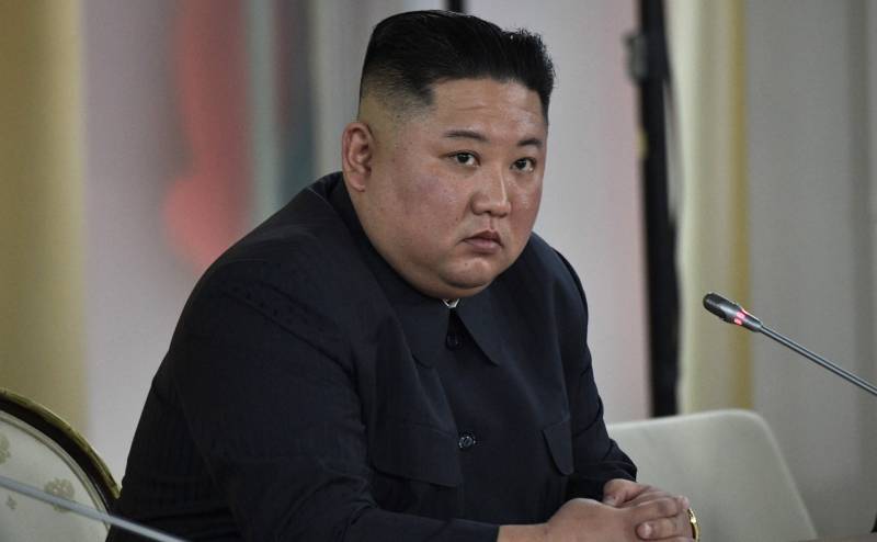 Észak-Korea vezetője "harci üdvözletet" intézett Oroszország hadseregéhez és népéhez