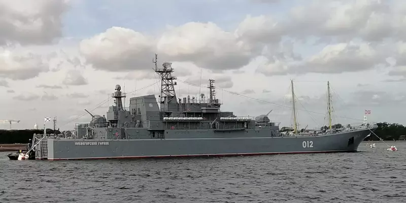 Ci sono filmati del presunto attacco da parte di un grande mezzo da sbarco drone marino "Olenegorsky Miner"