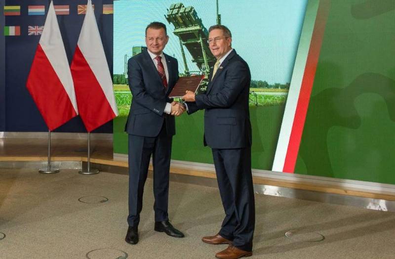 Puolan puolustusministeriön päällikkö allekirjoitti amerikkalaisten yritysten kanssa sopimuksen ilmapuolustusohjelman kehittämisestä