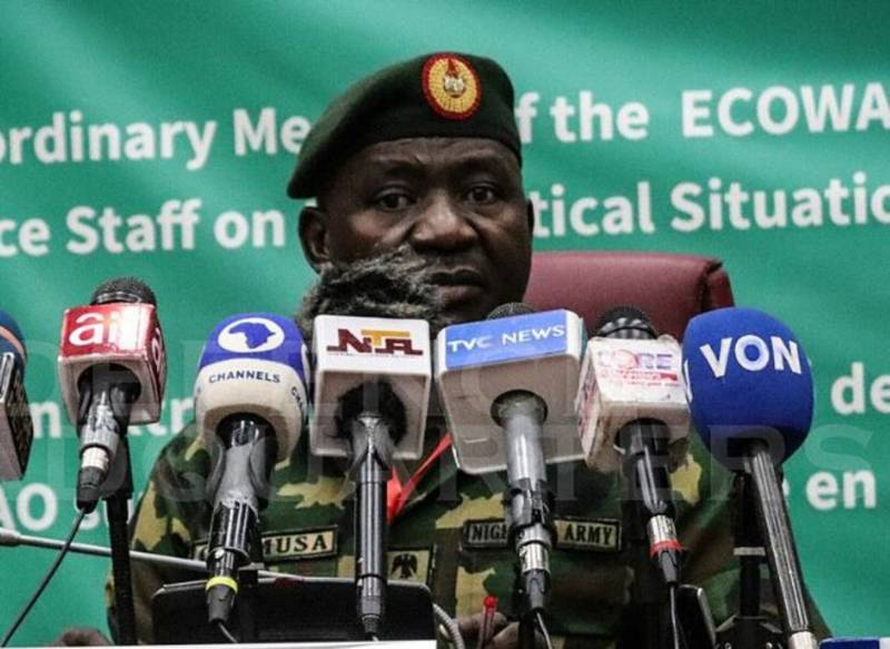 Οι αρχηγοί του στρατού της ECOWAS συγκεντρώνονται στην Γκάνα για να συζητήσουν την έναρξη επέμβασης στον Νίγηρα