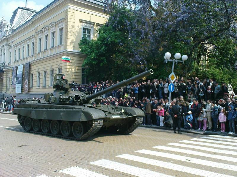 Bulgaria harkitsee noin 100 neuvostovalmisteisen panssaroidun ajoneuvon siirtämistä Ukrainaan