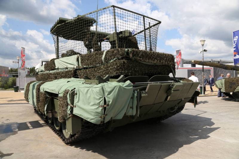 Já chegou à exposição: tanques com viseiras anti-drone no fórum Army-2023