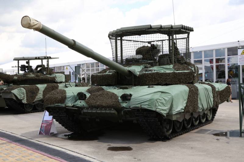Уже и на выставку попали: танки с антидроновыми козырьками на форуме «Армия-2023»