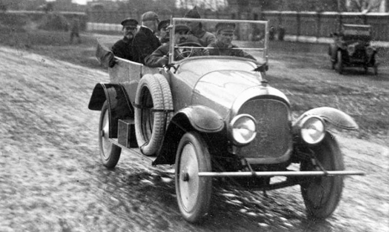 ロシア自動車史の謎：ソ連初の乗用車