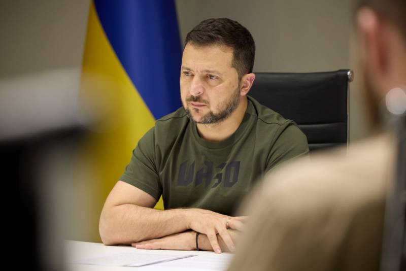 Zelensky nandatangani dekrit kanggo miwiti mriksa kabeh kesimpulan Komisi Militer Militer babagan ora cocog kanggo layanan ing Angkatan Bersenjata Ukraina sing diterbitake sawise 24 Februari 2022.