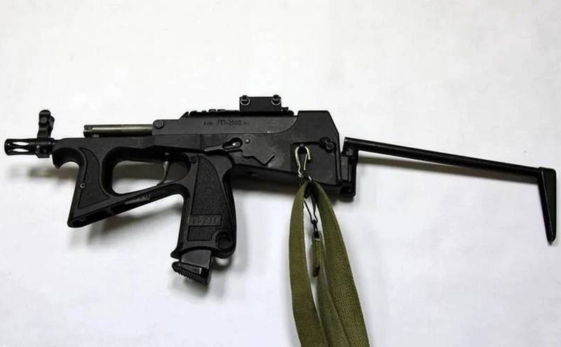 PP-2000 기관단총은 러시아 항공우주군 군용 조종사의 휴대용 비상 예비군에 포함되었습니다.