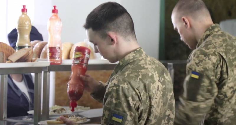 우크라이나 검찰청은 우크라이나 군대에 대한 저품질 식량 배급 공급에 관한 새로운 사실을 발표했습니다.