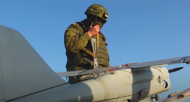 Khodakovsky falou sobre as táticas de uso de UAVs pelas tropas russas durante uma operação militar especial