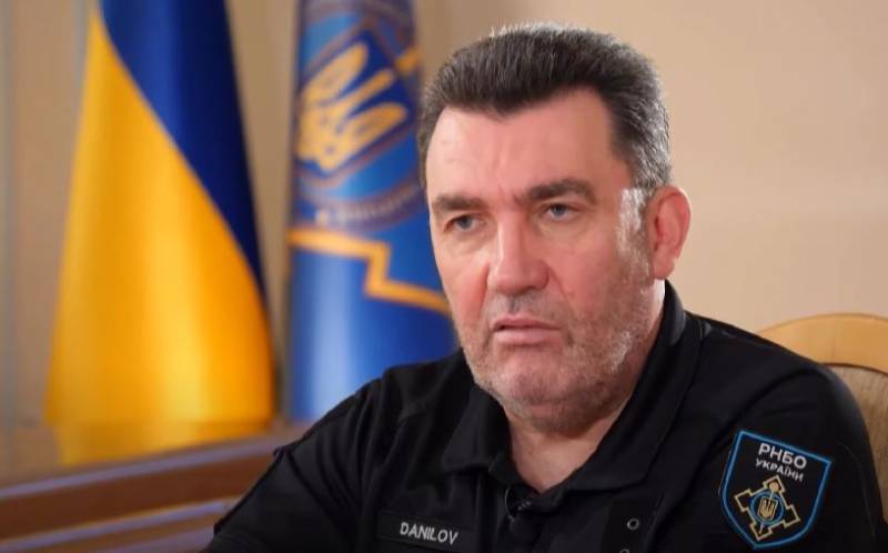 Cientista político ucraniano: O Secretário do Conselho de Segurança e Defesa Nacional vai convocar “um grande número de Schweiks” para o exército
