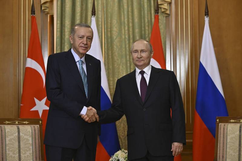 Przedstawiciele Kijowa stwierdzili, że Prezydent Turcji, jako kraj NATO, nie powinien nazywać Prezydenta Rosji drogim przyjacielem